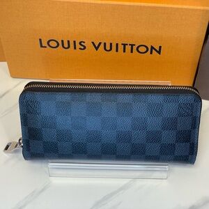 Louis Vuitton Cobalt Blue Damier Long Zippy Wallet! RARE Blue Color! With COA!